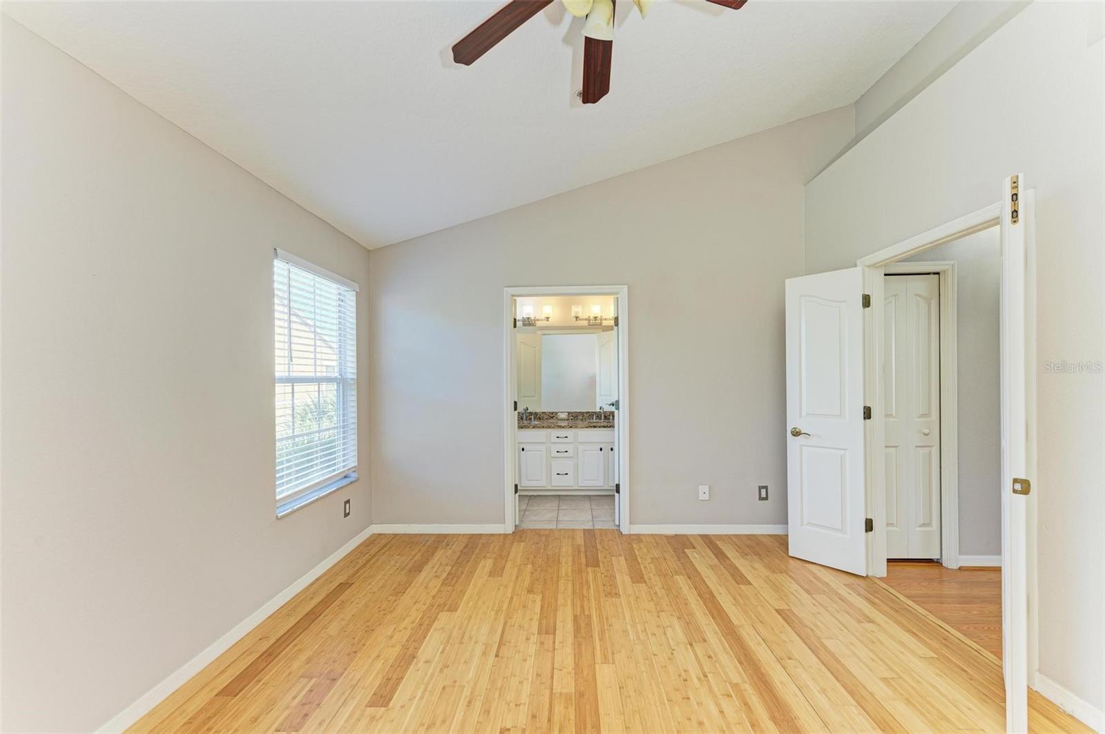 3047 POINTEVIEW DR, TAMPA, FL, 33611