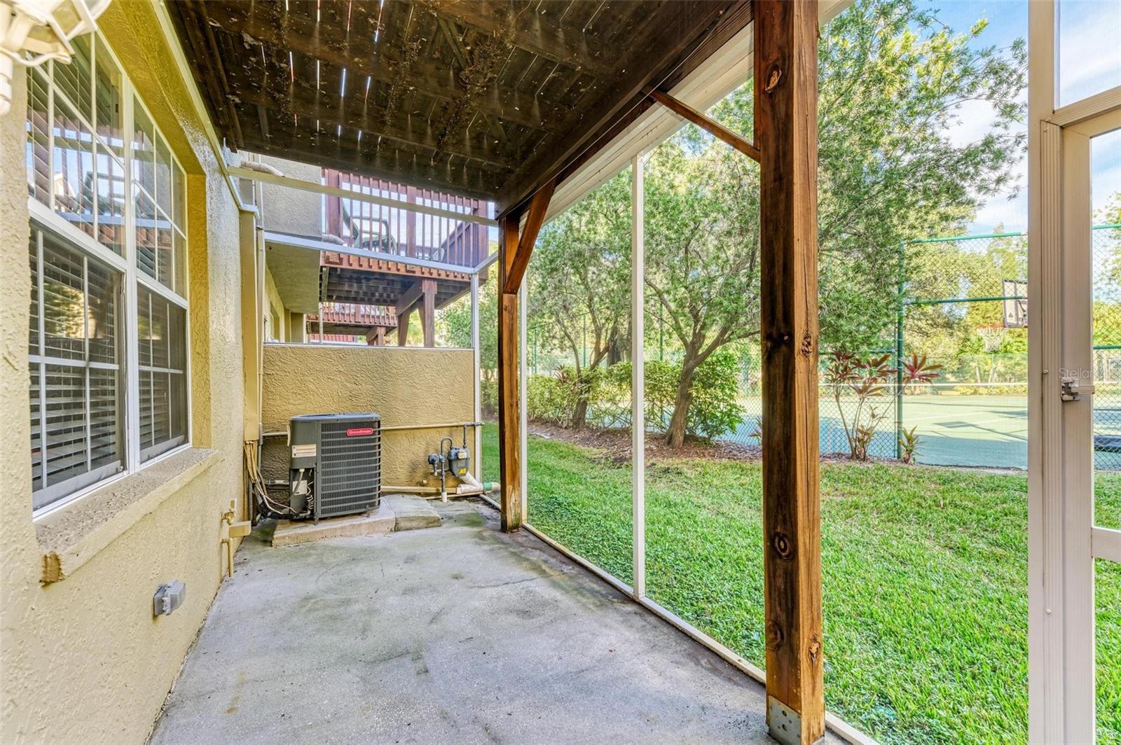 3047 POINTEVIEW DR, TAMPA, FL, 33611