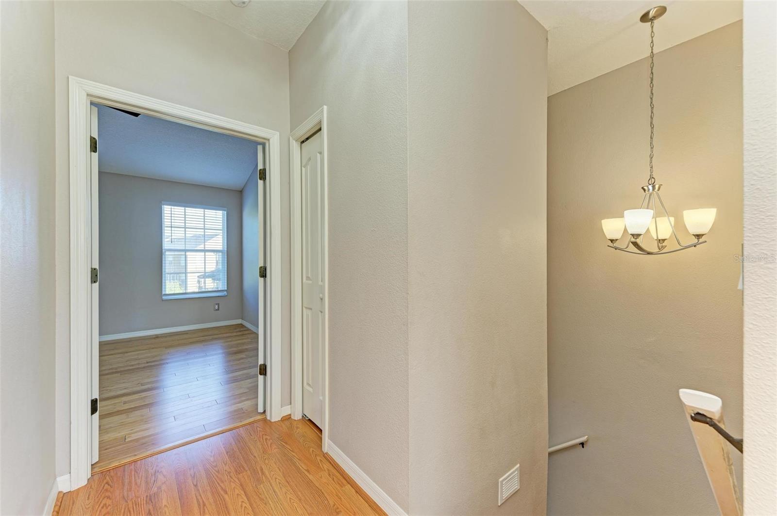 3047 POINTEVIEW DR, TAMPA, FL, 33611