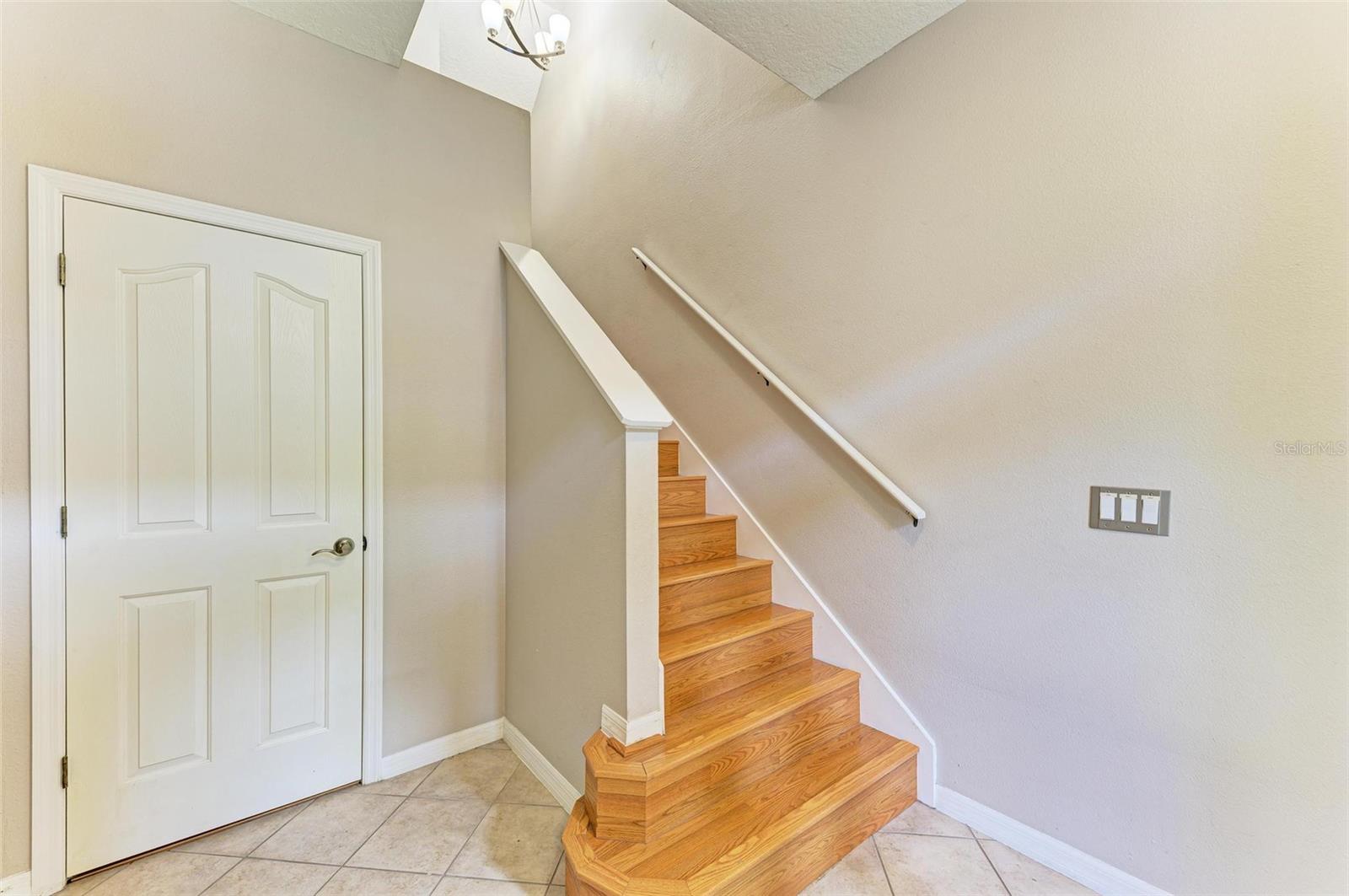 3047 POINTEVIEW DR, TAMPA, FL, 33611