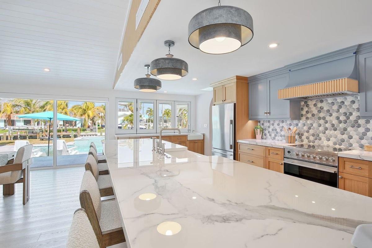 605 CONCORD LN, HOLMES BEACH, FL, 34217