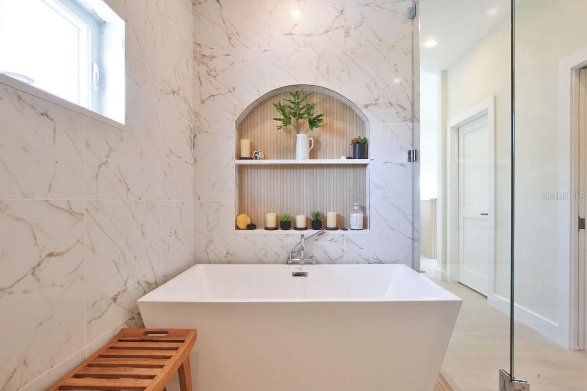 605 CONCORD LN, HOLMES BEACH, FL, 34217