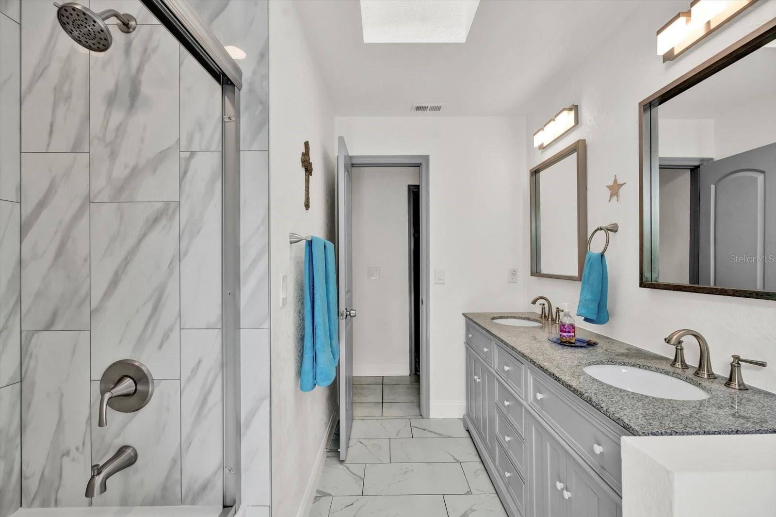 245 COUNTRY CIRCLE DR E, PORT ORANGE, FL, 32128