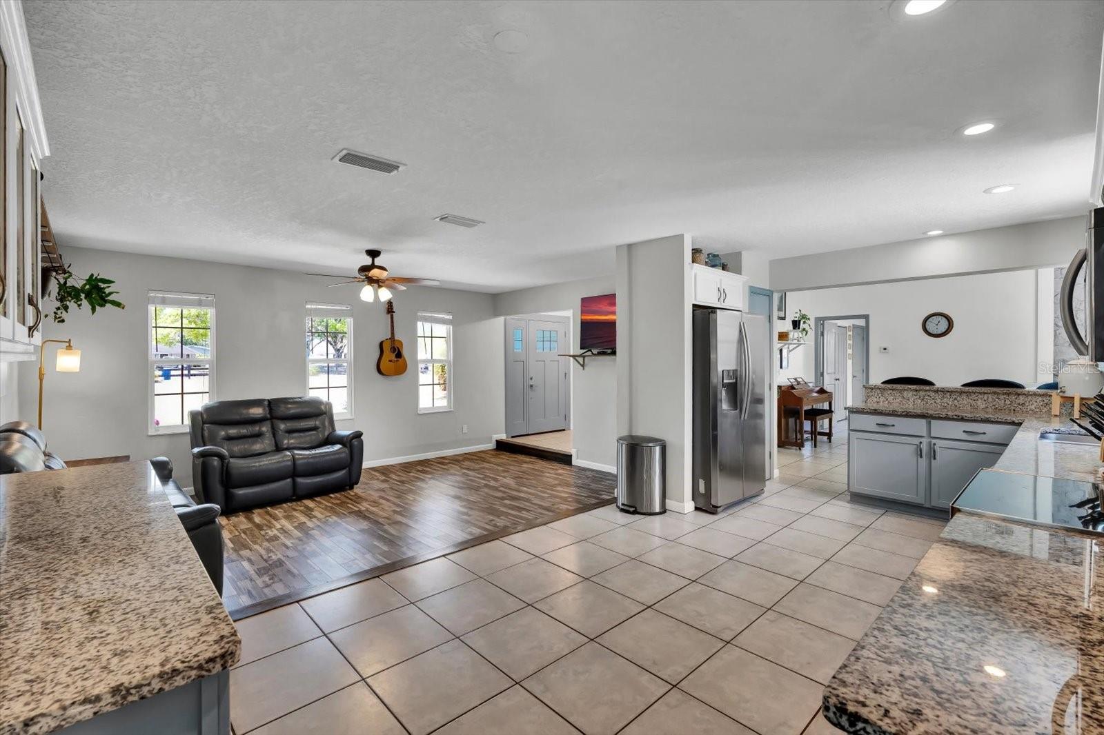 245 COUNTRY CIRCLE DR E, PORT ORANGE, FL, 32128