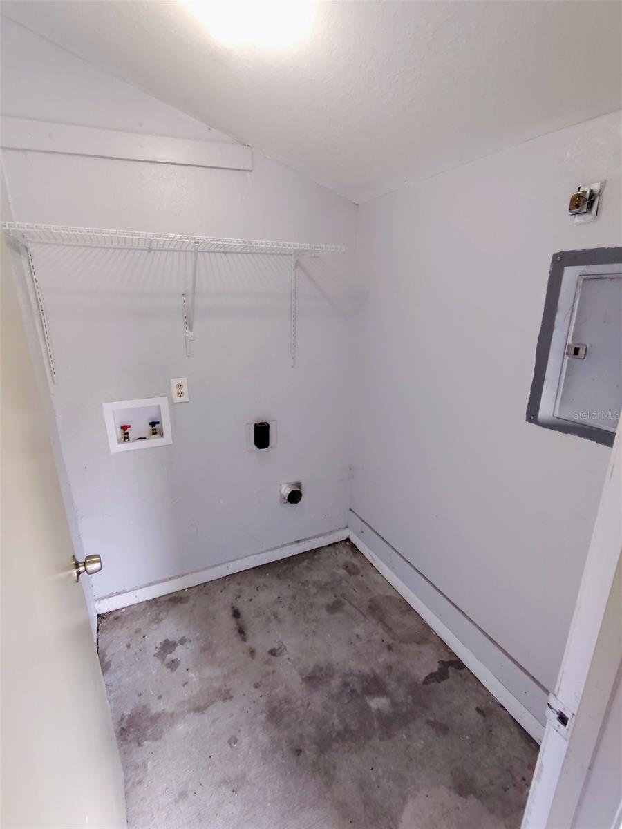 9467 LYNN LN #B, SEMINOLE, FL, 33777