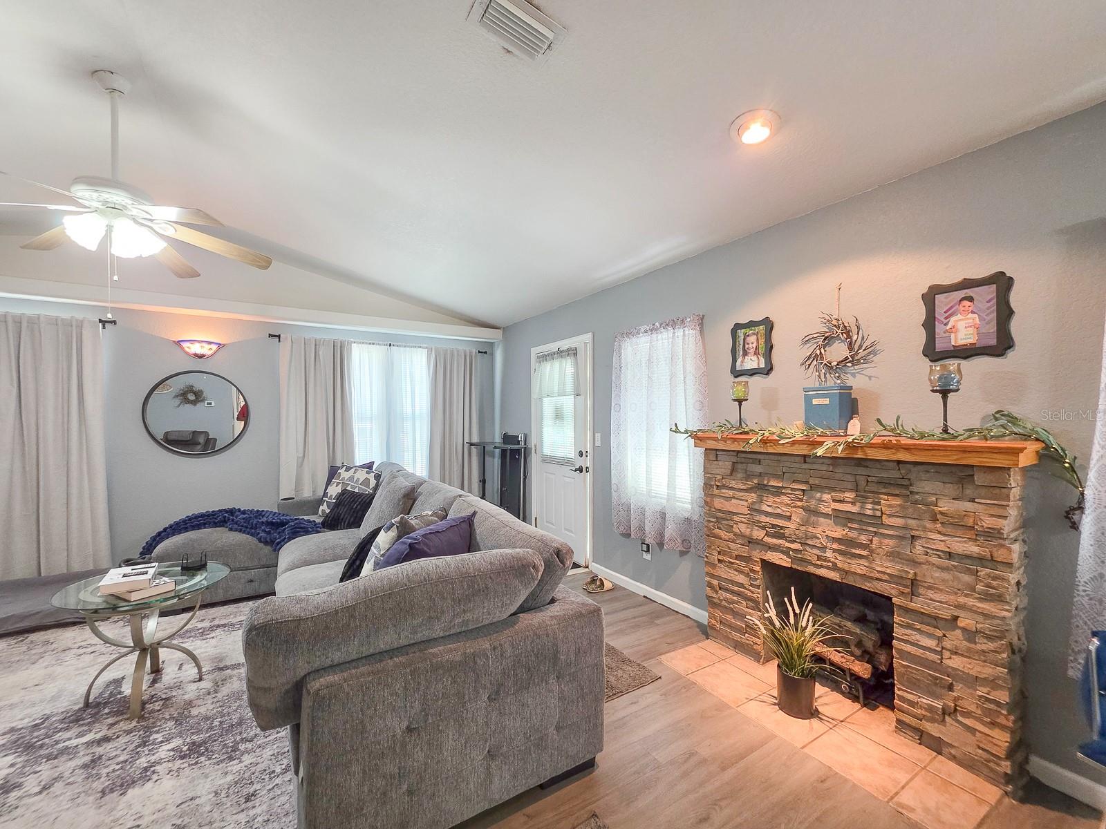 121 E PALM WAY, EDGEWATER, FL, 32132