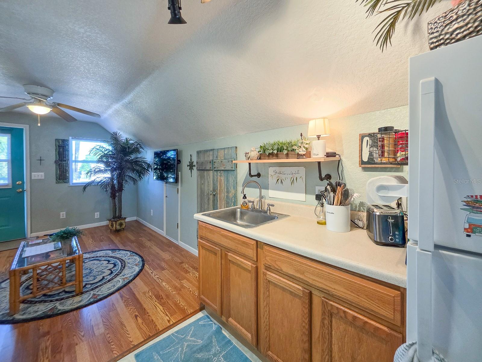 121 E PALM WAY, EDGEWATER, FL, 32132