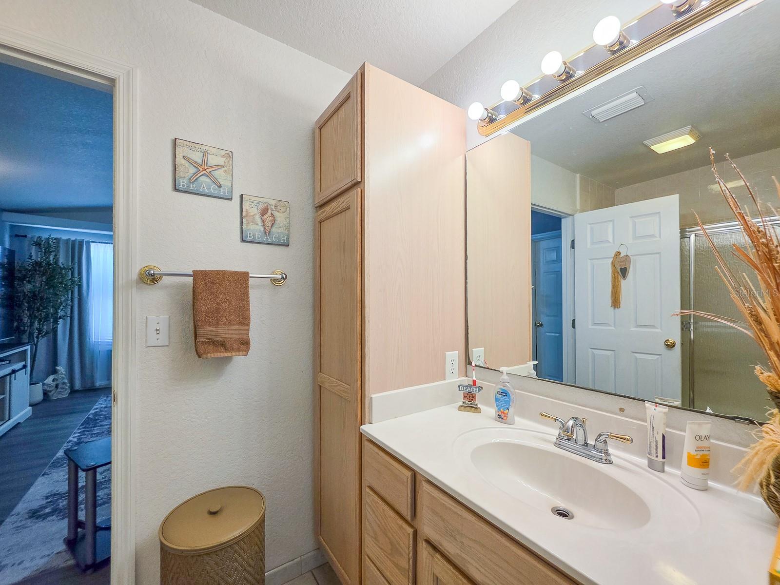 121 E PALM WAY, EDGEWATER, FL, 32132