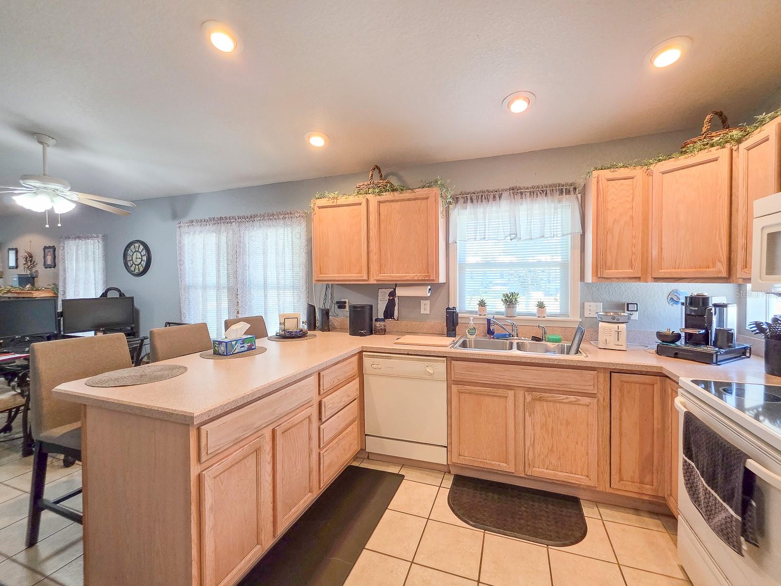 121 E PALM WAY, EDGEWATER, FL, 32132