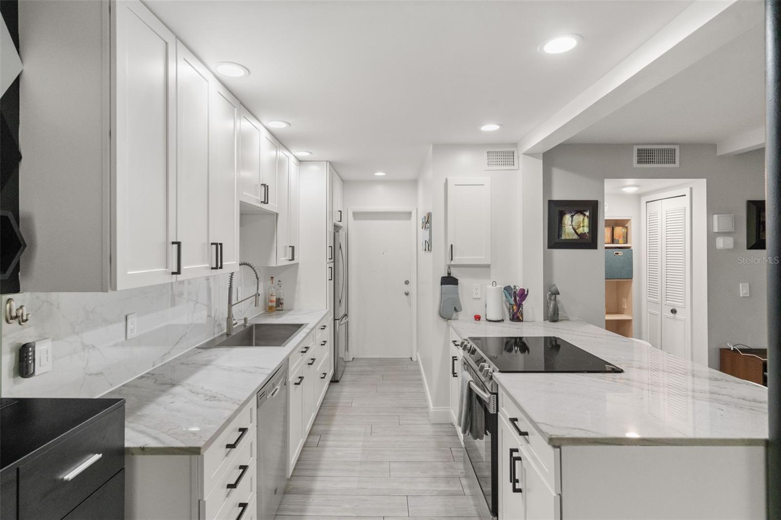 6322 TREETOP CIR, TEMPLE TERRACE, FL, 33617