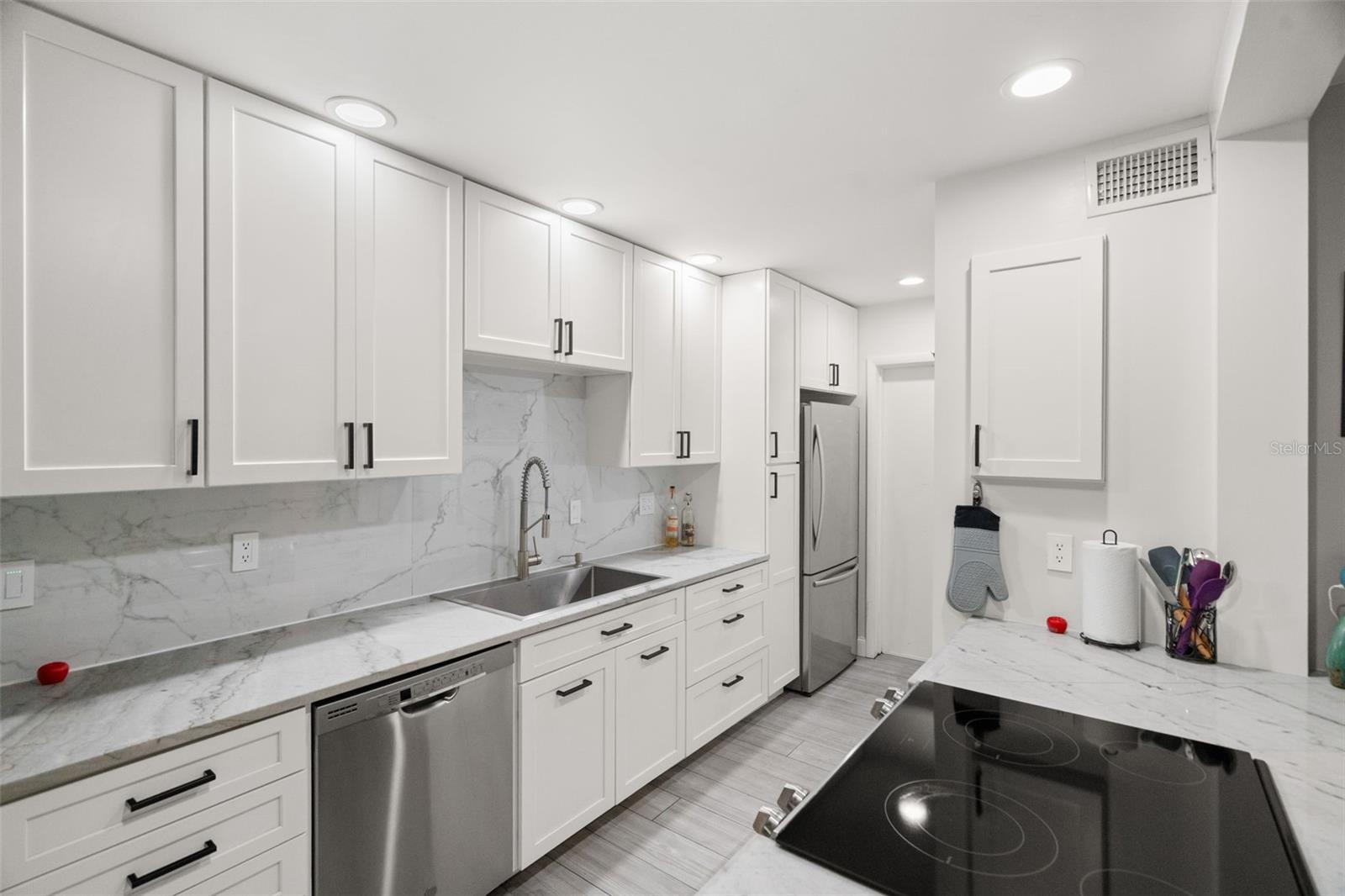 6322 TREETOP CIR, TEMPLE TERRACE, FL, 33617