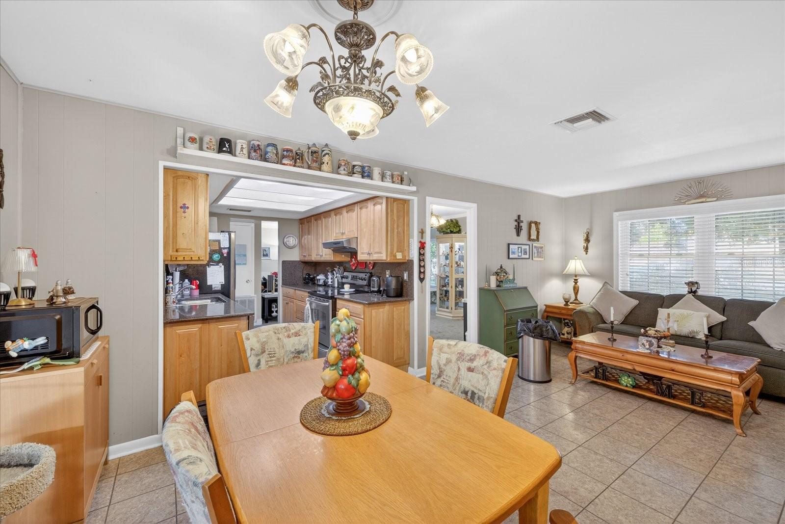 8404 SANDSTONE CT, TAMPA, FL, 33615