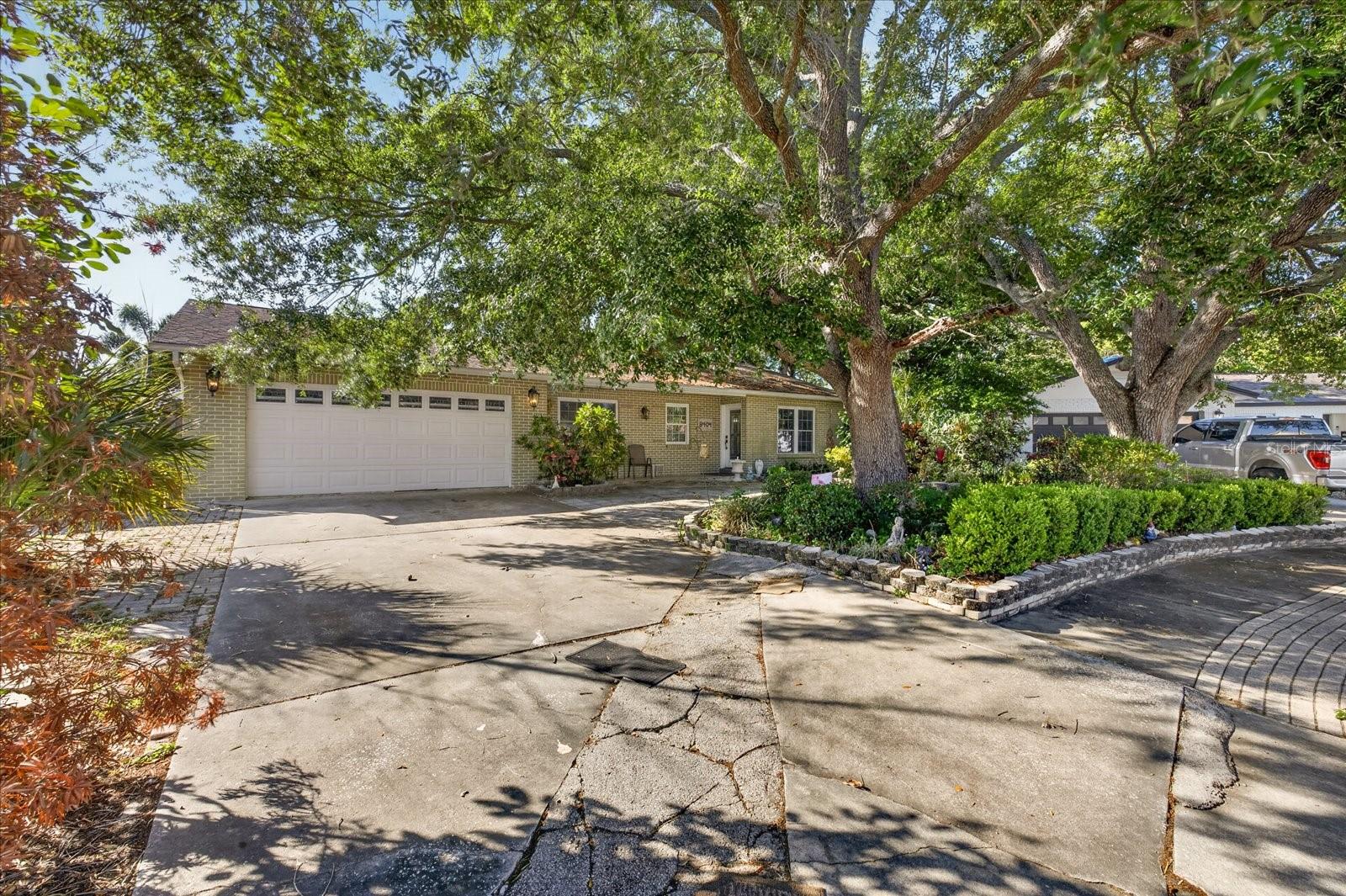 8404 SANDSTONE CT, TAMPA, FL, 33615