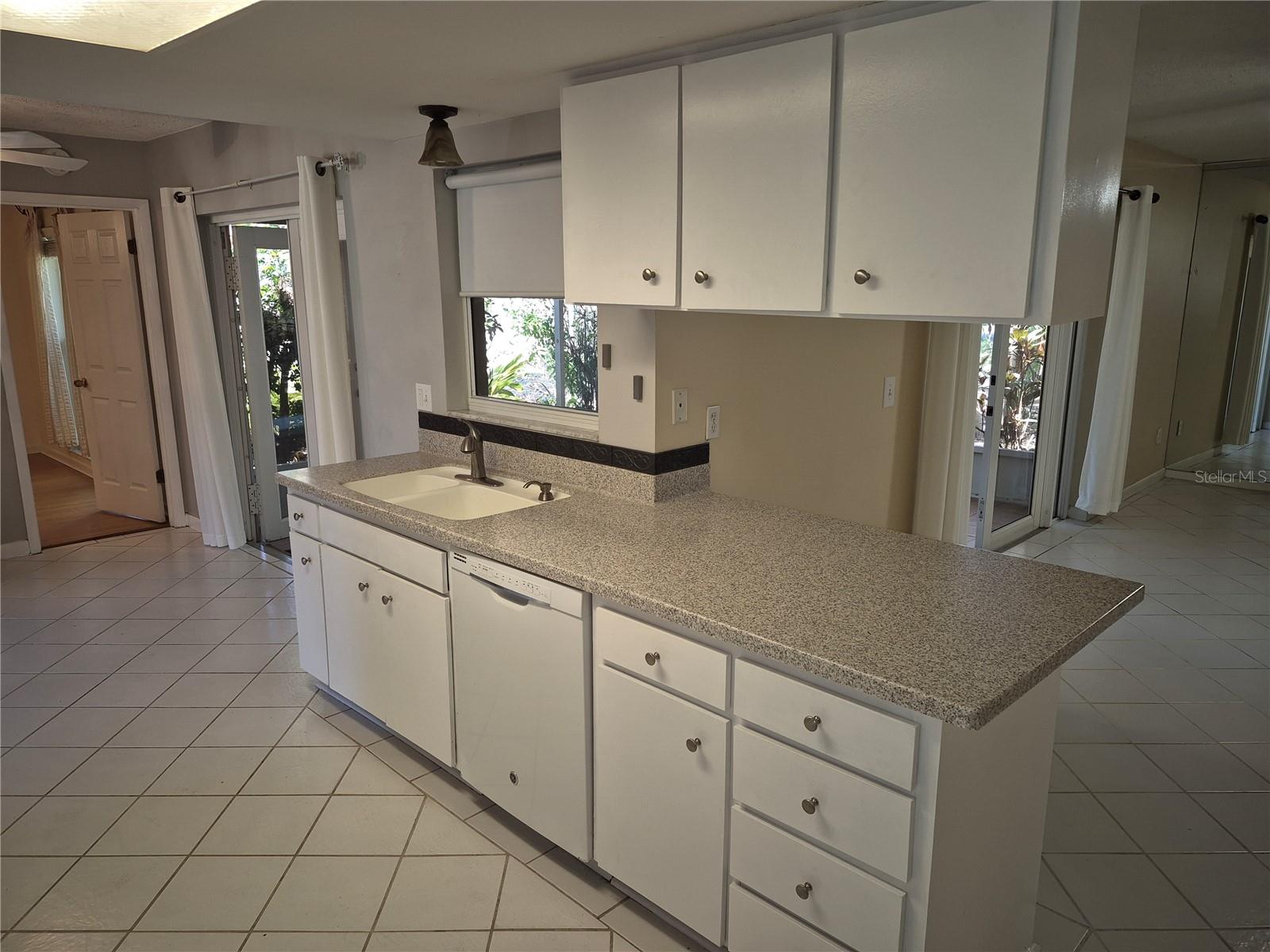 9802 RIVERVIEW DR, RIVERVIEW, FL, 33578