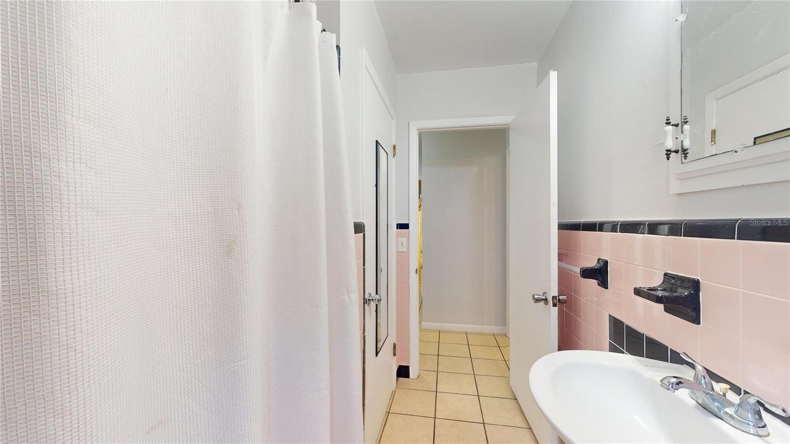 121 N SEMINOLE AVE, INVERNESS, FL, 34450