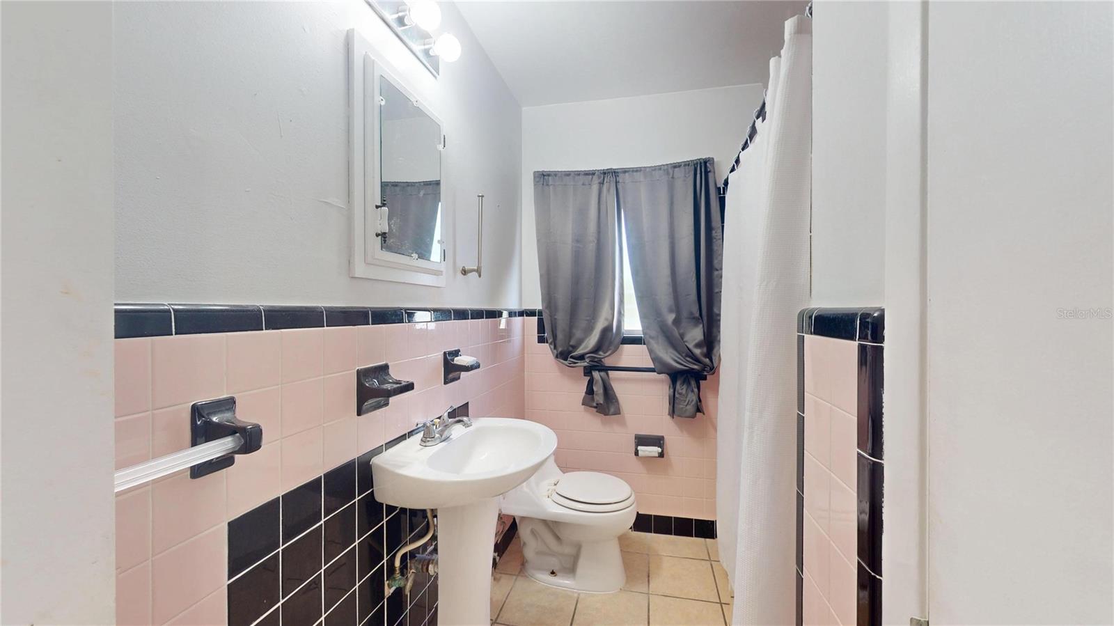 121 N SEMINOLE AVE, INVERNESS, FL, 34450