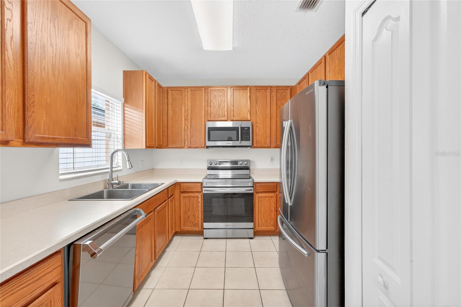 216 DEEPCOVE RD, WINTER GARDEN, FL, 34787