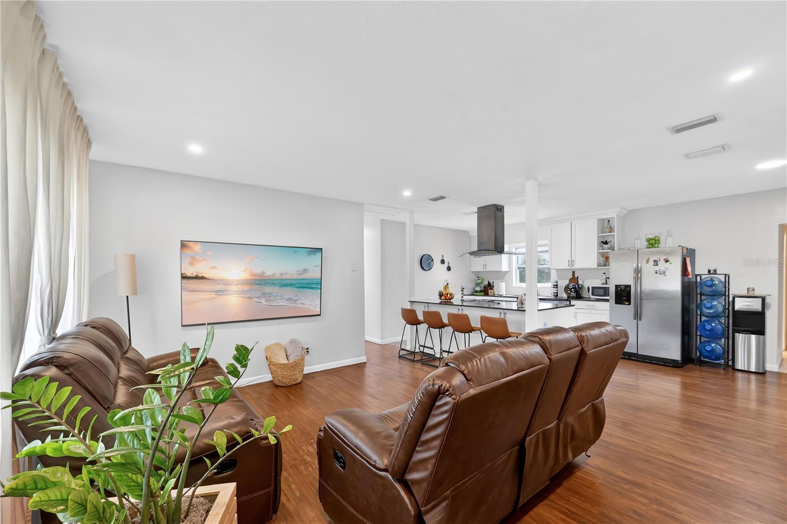 2010 LEE DR, VALRICO, FL, 33594