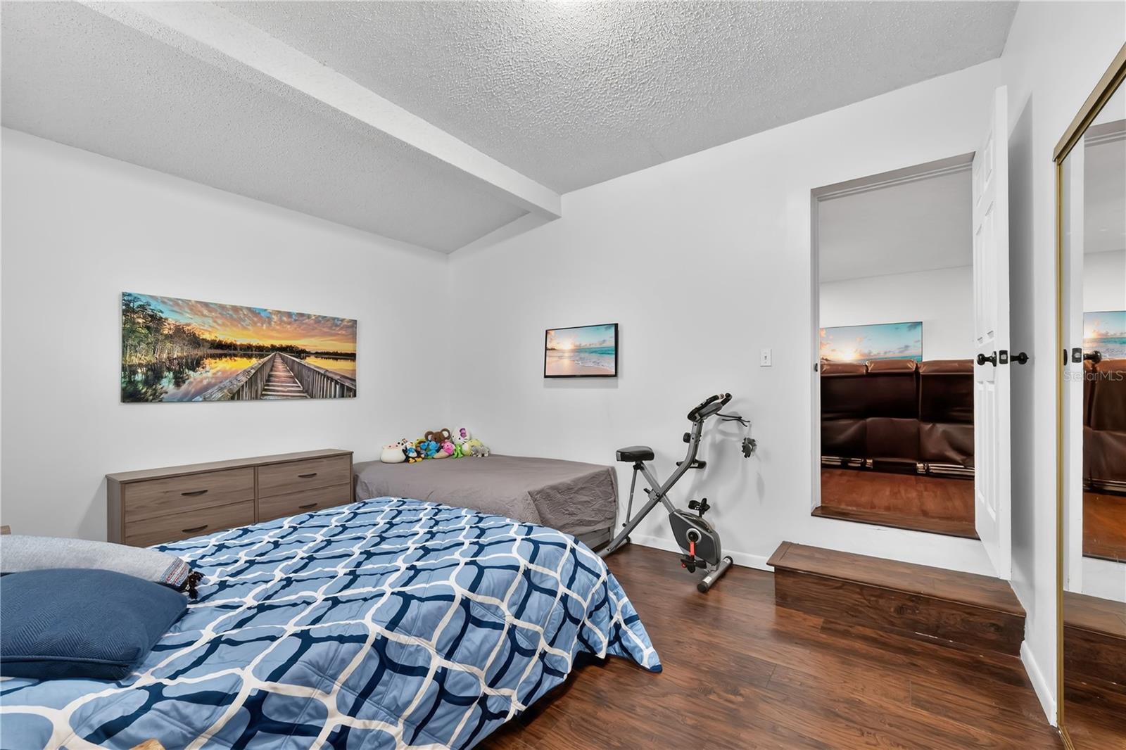 2010 LEE DR, VALRICO, FL, 33594