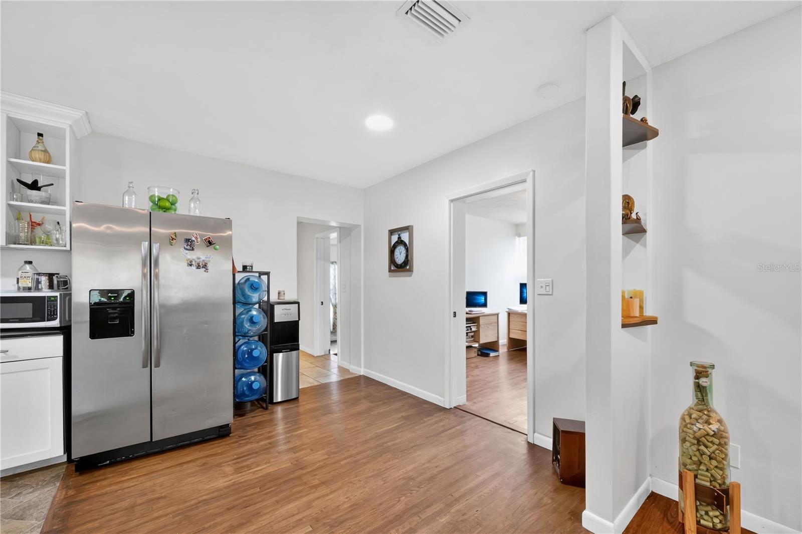 2010 LEE DR, VALRICO, FL, 33594