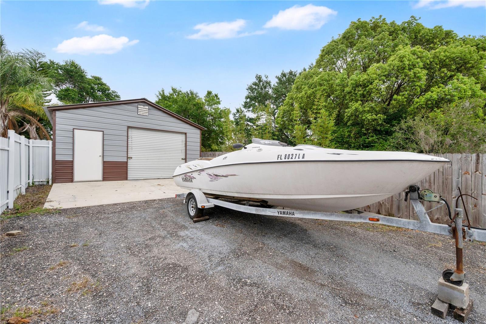 2010 LEE DR, VALRICO, FL, 33594