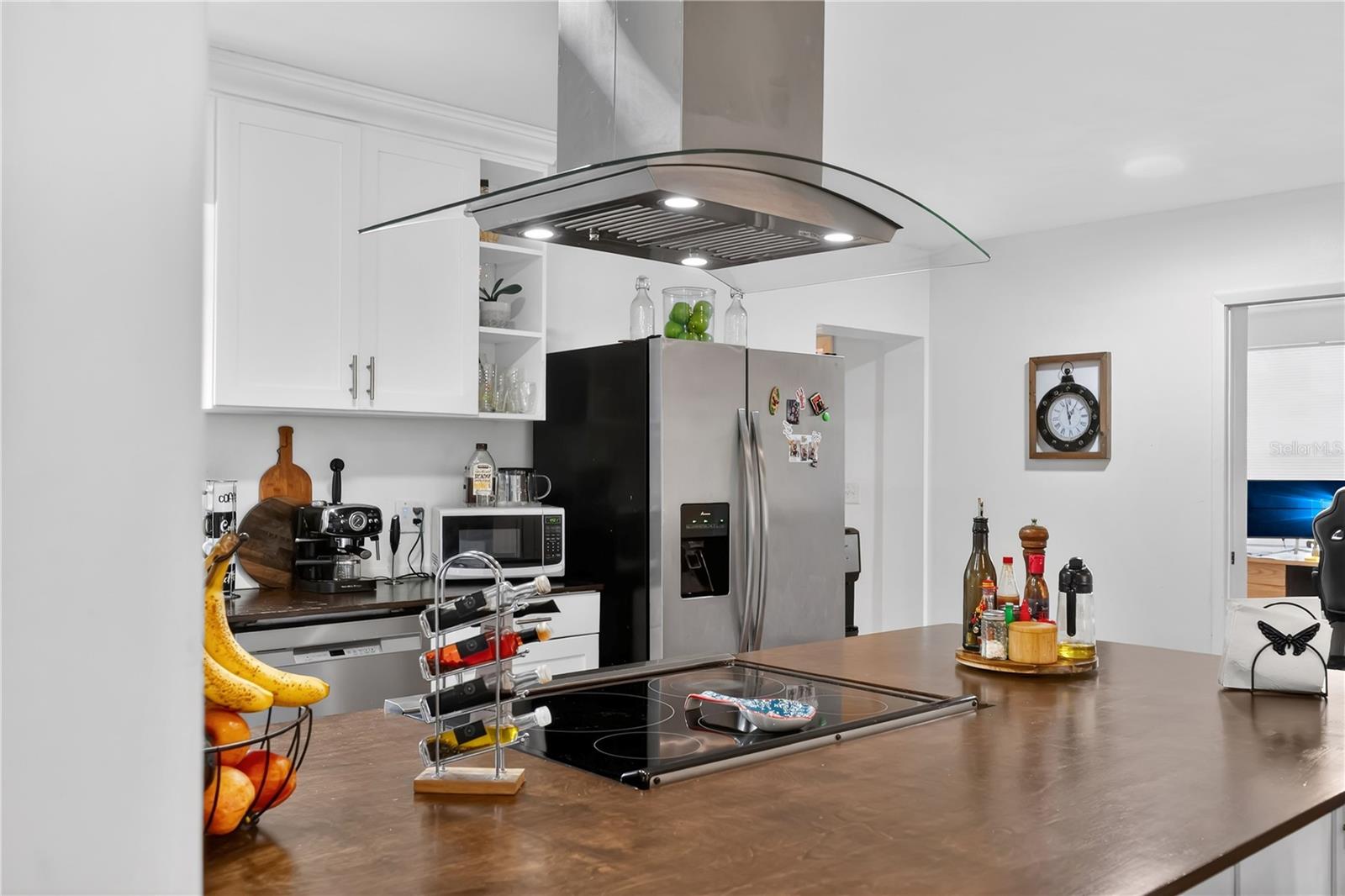 2010 LEE DR, VALRICO, FL, 33594