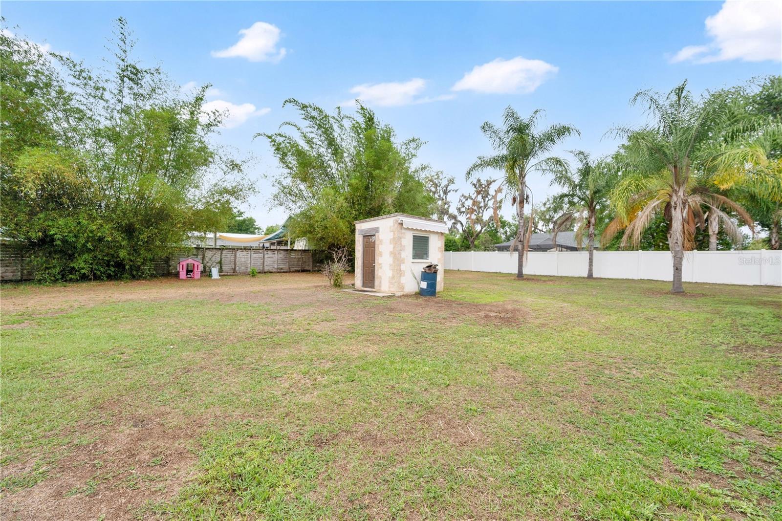 2010 LEE DR, VALRICO, FL, 33594