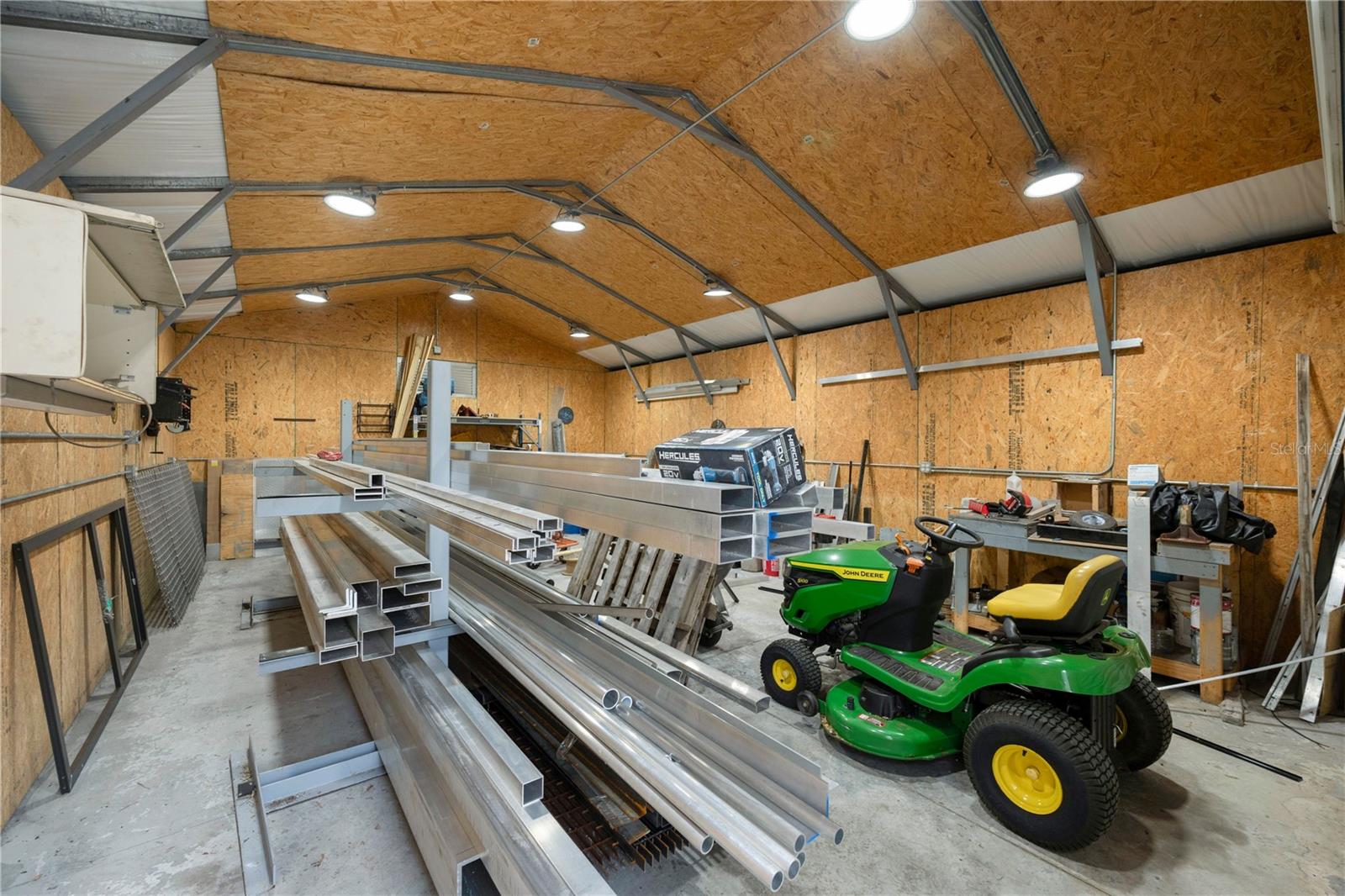 2010 LEE DR, VALRICO, FL, 33594