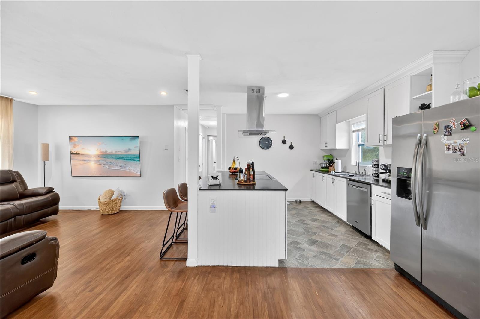 2010 LEE DR, VALRICO, FL, 33594