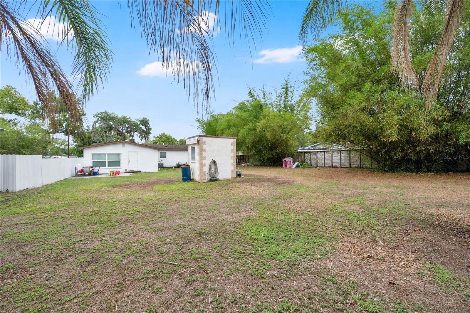 2010 LEE DR, VALRICO, FL, 33594