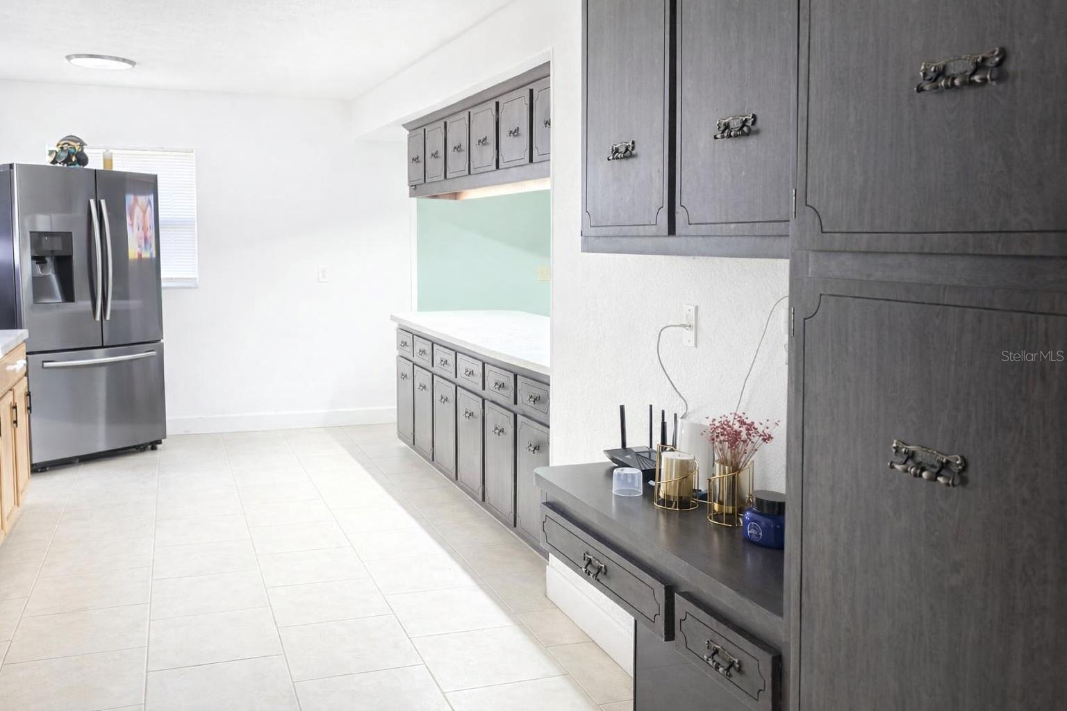 1910 LITHIA PINECREST RD, VALRICO, FL, 33596