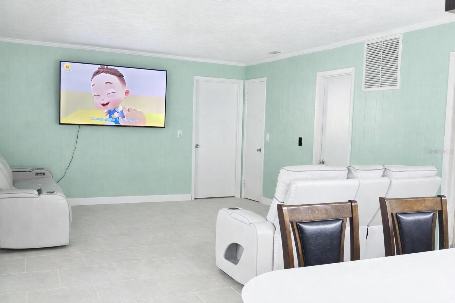 1910 LITHIA PINECREST RD, VALRICO, FL, 33596