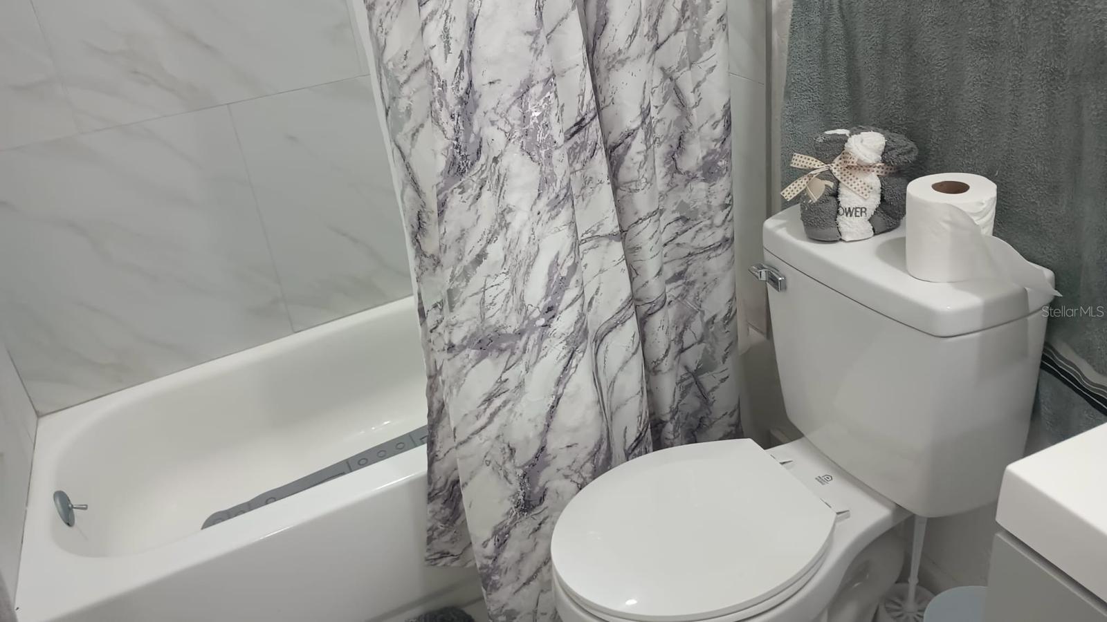 1910 LITHIA PINECREST RD, VALRICO, FL, 33596