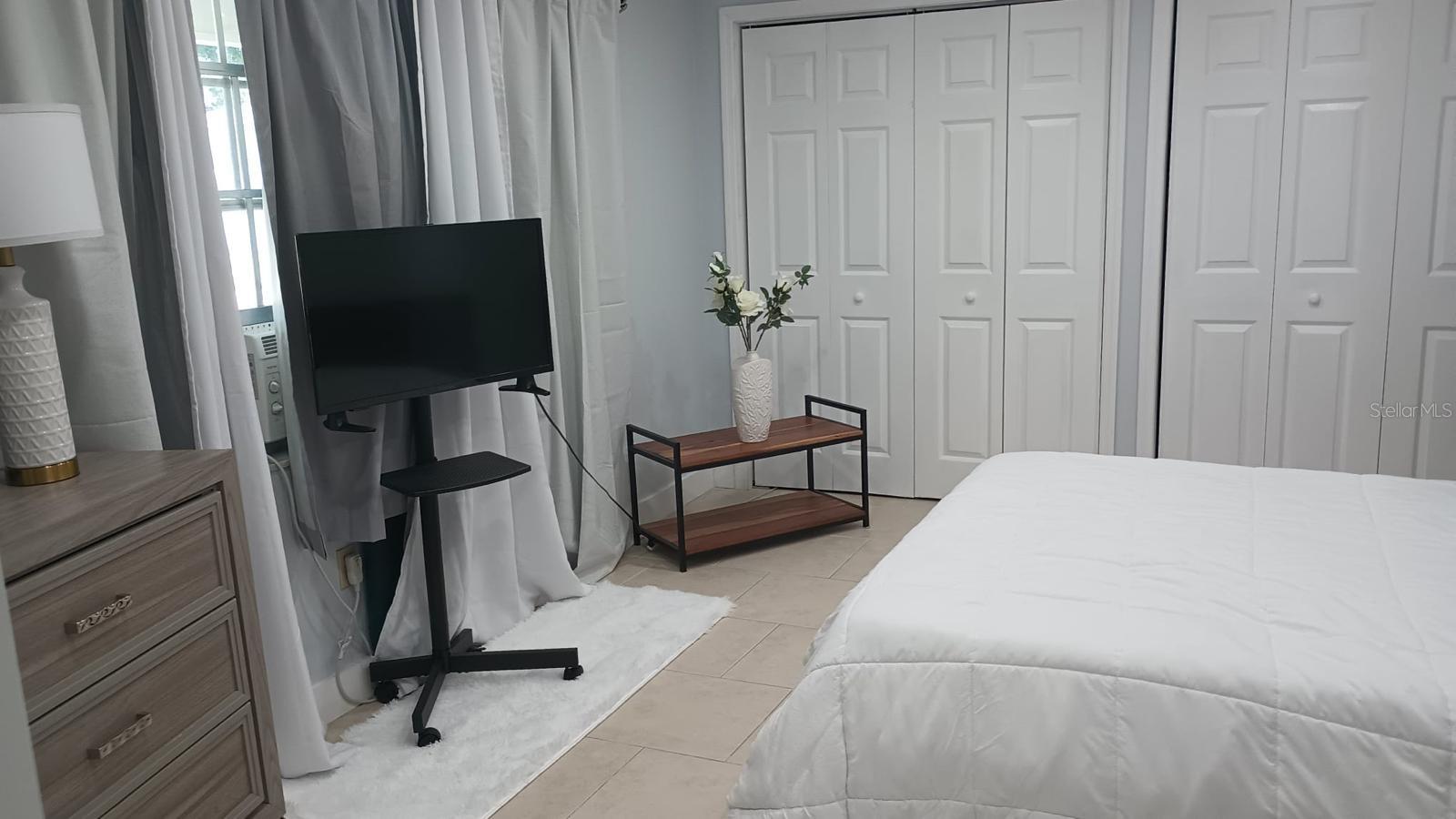 1910 LITHIA PINECREST RD, VALRICO, FL, 33596