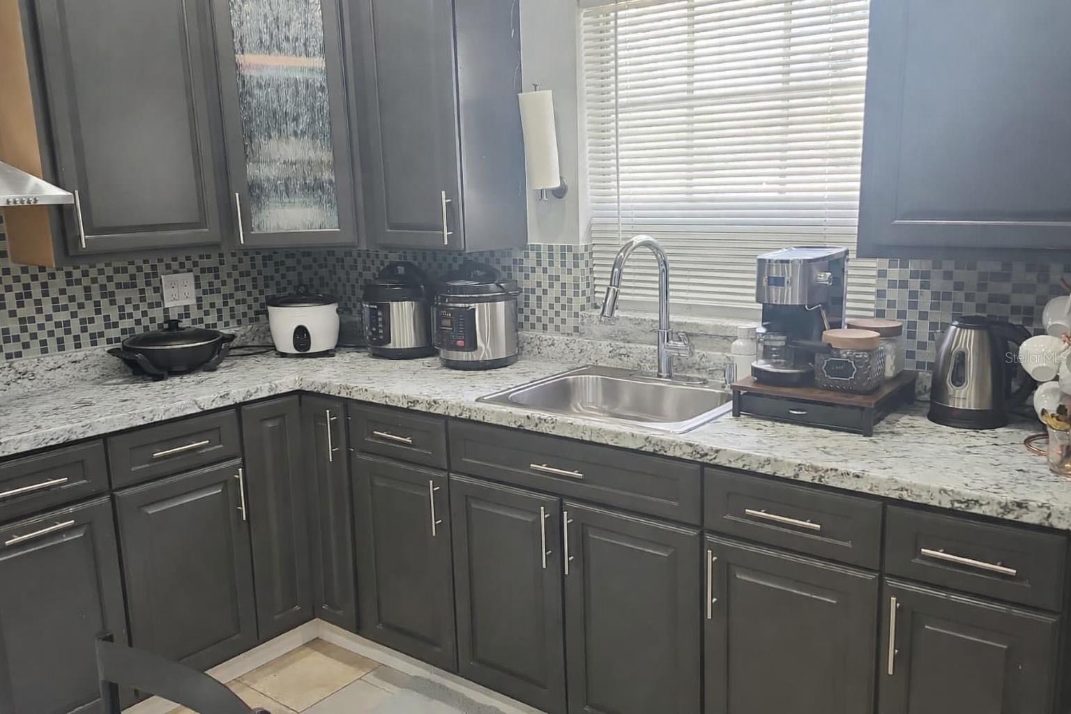 1910 LITHIA PINECREST RD, VALRICO, FL, 33596