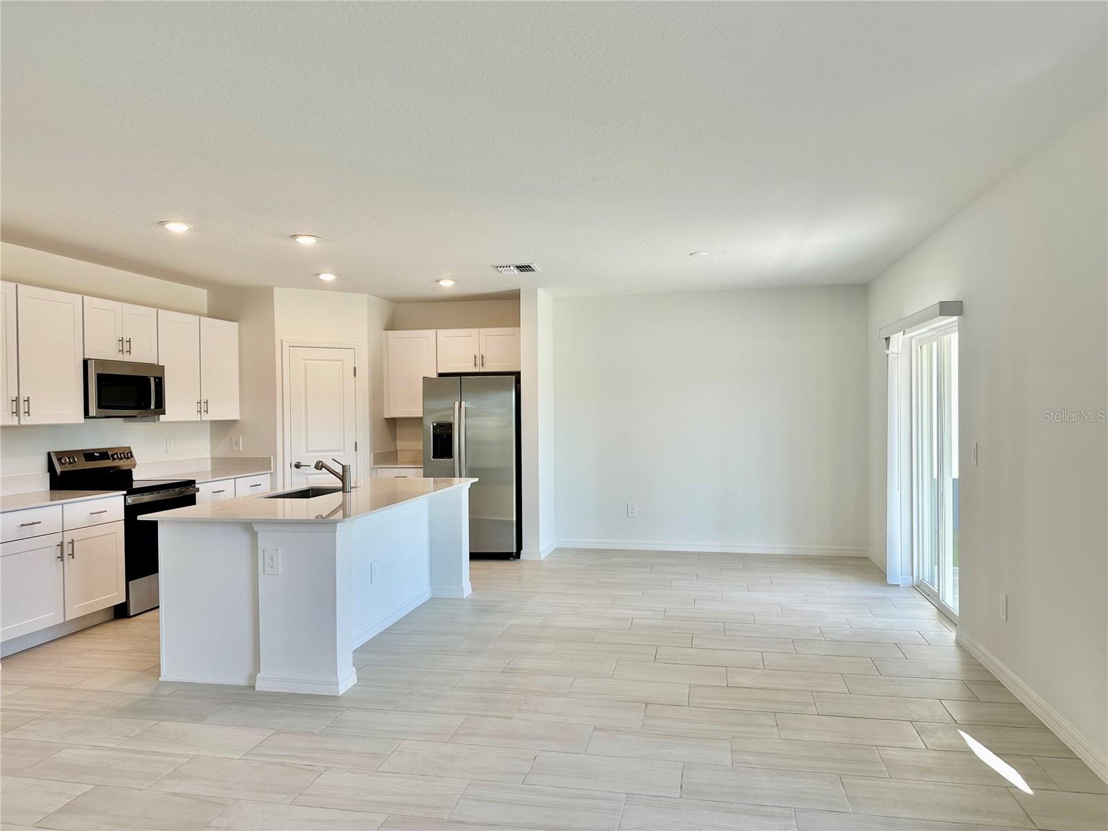 17761 PLEASANTVIEW BLVD, LAND O LAKES, FL, 34638