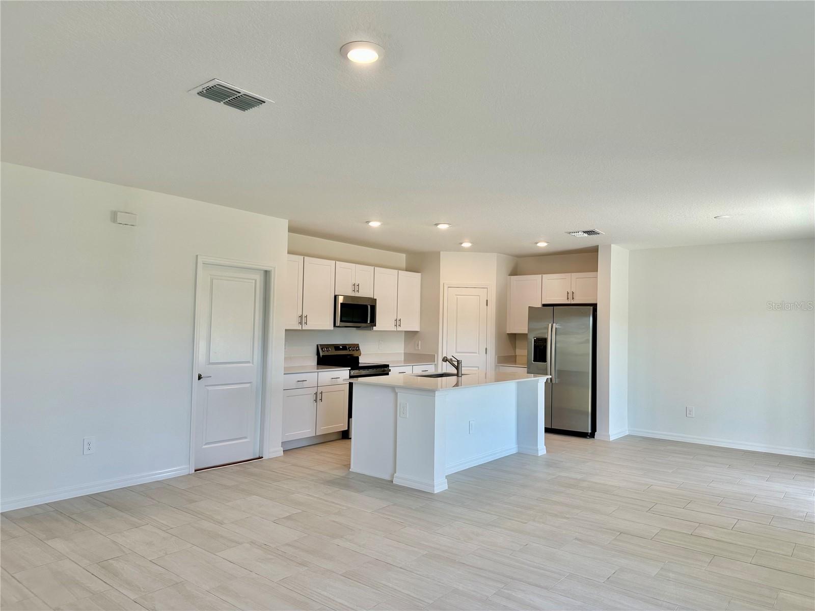 17761 PLEASANTVIEW BLVD, LAND O LAKES, FL, 34638