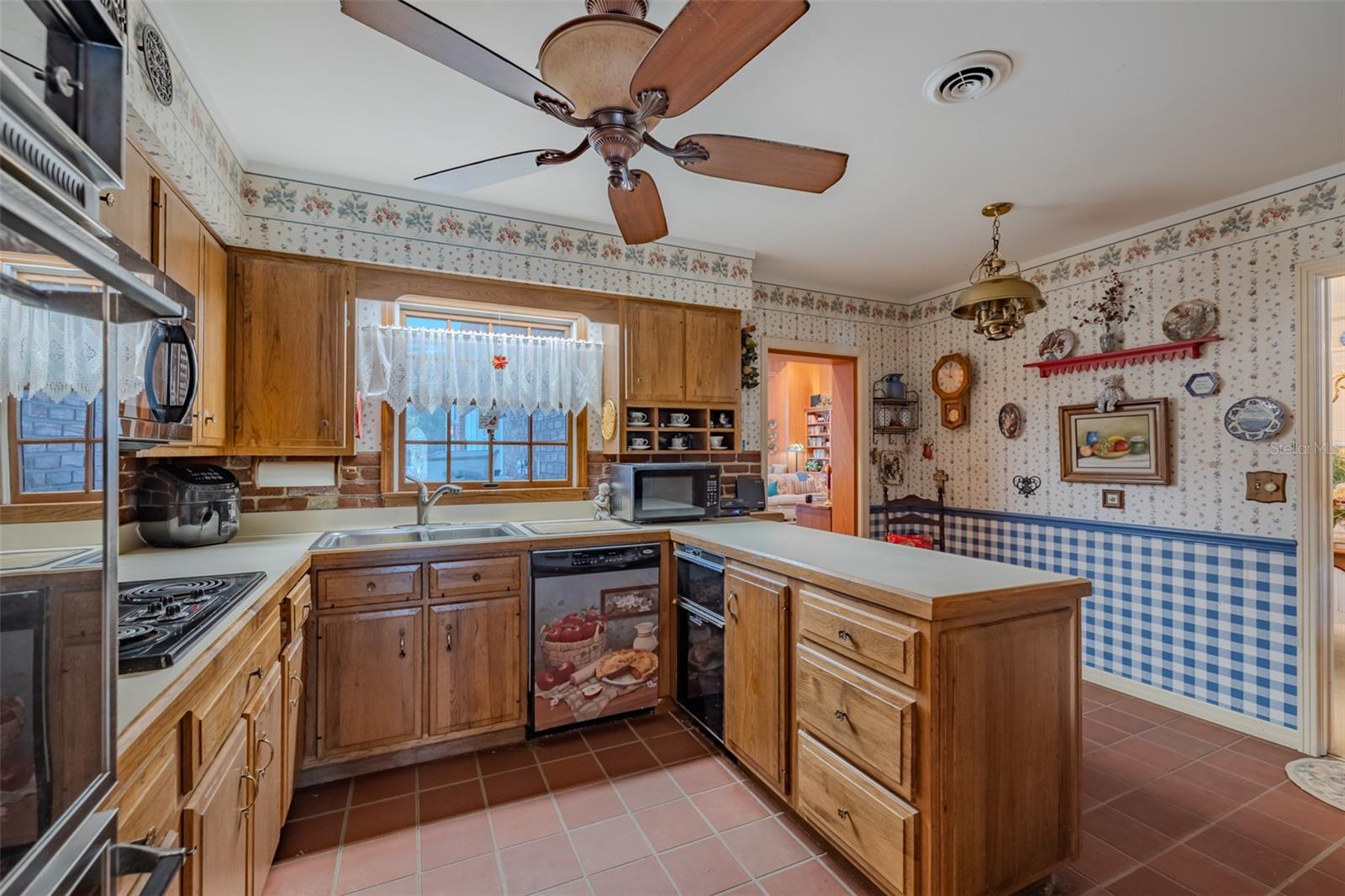 805 E SYLVAN DR, BRANDON, FL, 33510