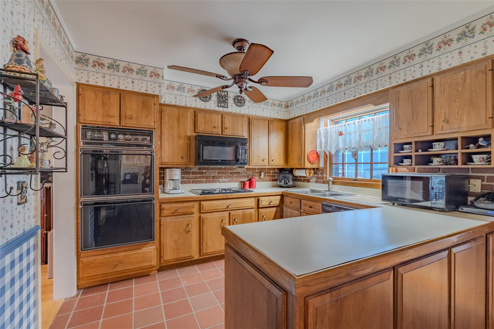 805 E SYLVAN DR, BRANDON, FL, 33510