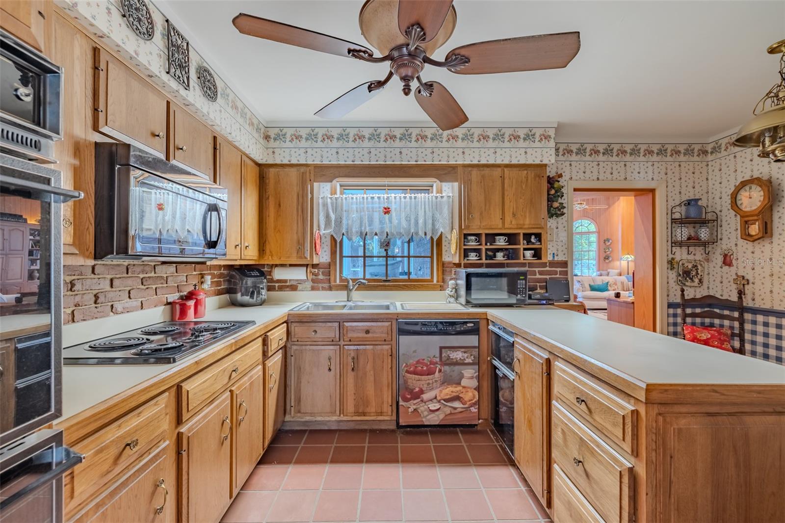 805 E SYLVAN DR, BRANDON, FL, 33510