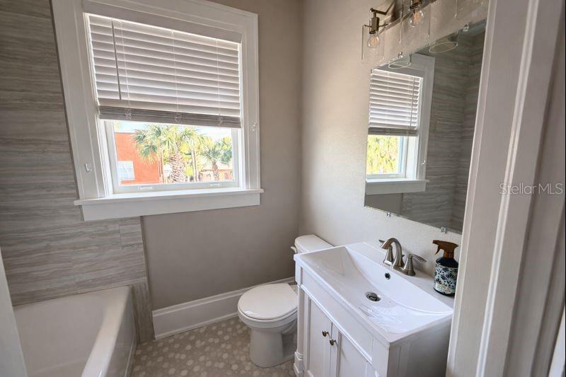 725 W CENTRAL AVE, WINTER HAVEN, FL, 33880