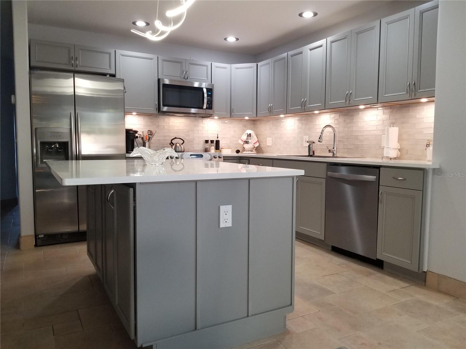 1720 FOSSIL DR, ENGLEWOOD, FL, 34223