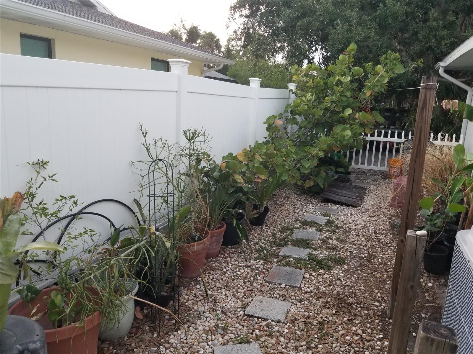 1720 FOSSIL DR, ENGLEWOOD, FL, 34223