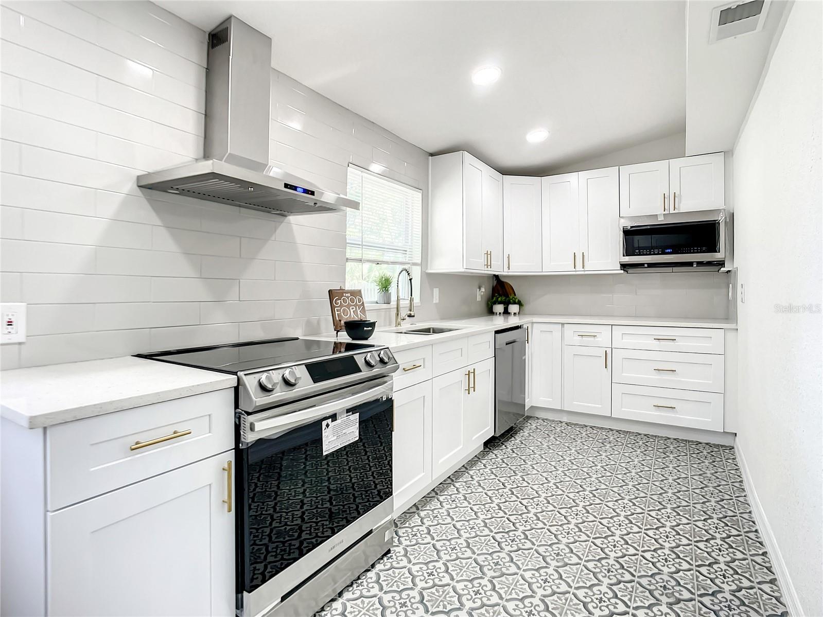 110 PALM PL, DAYTONA BEACH, FL, 32114