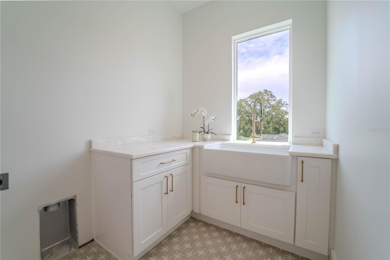 4414 W LAWN AVE, TAMPA, FL, 33611