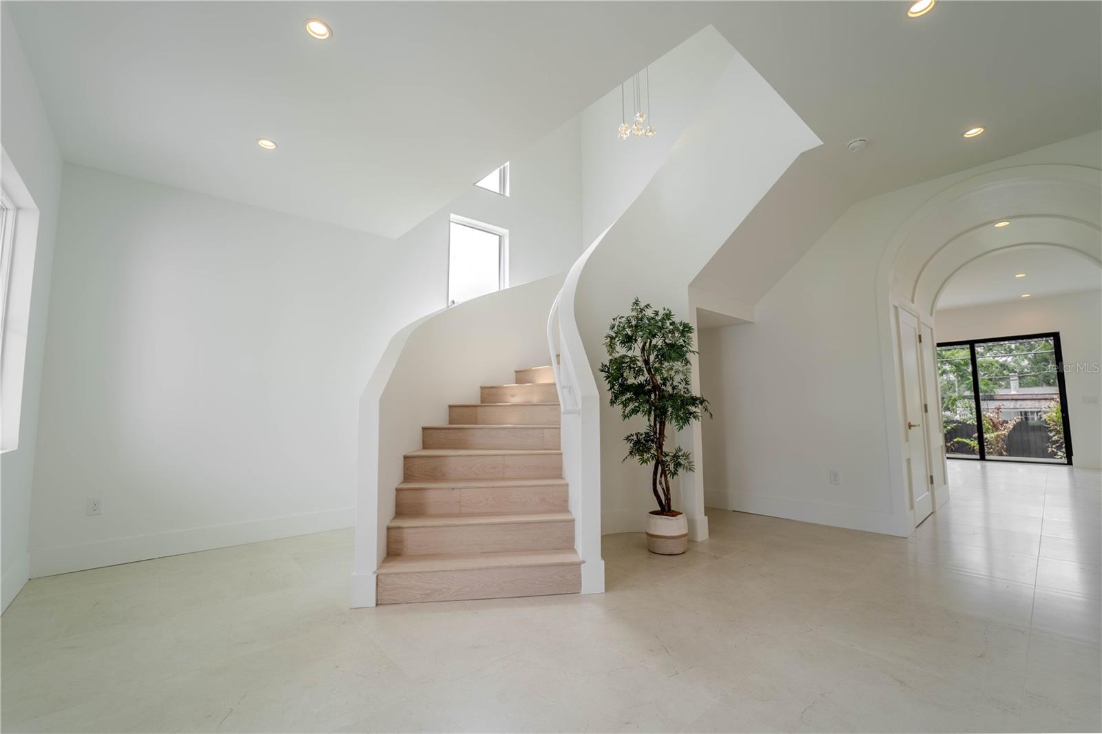 4414 W LAWN AVE, TAMPA, FL, 33611