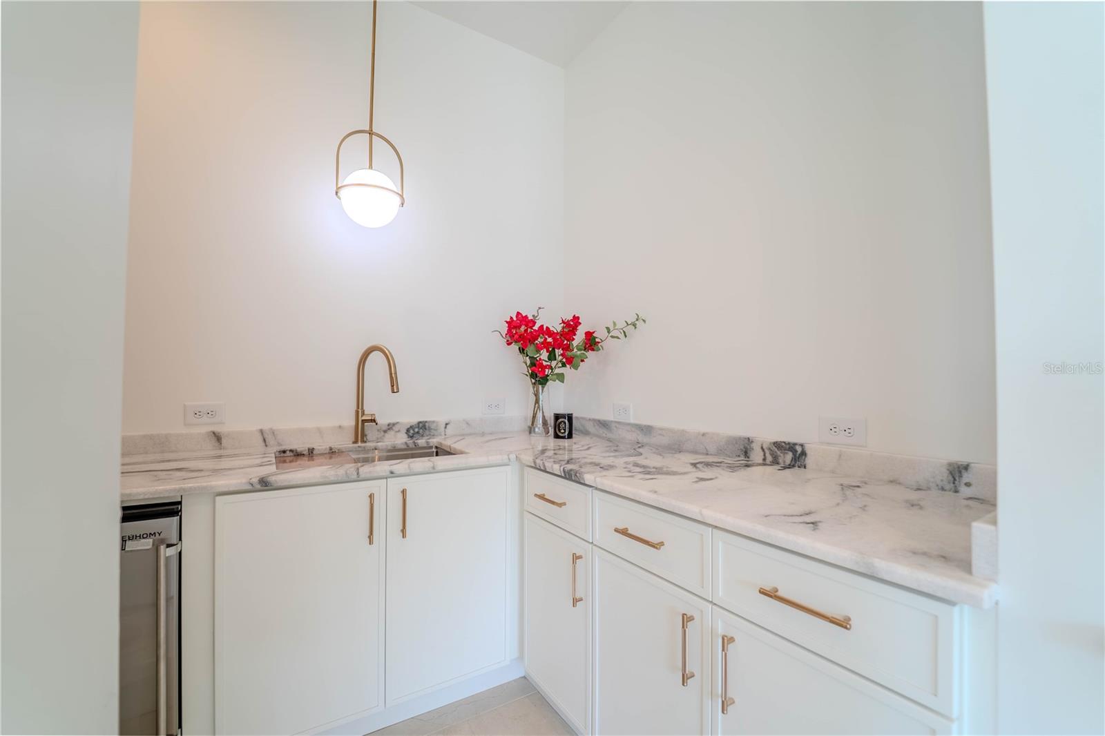 4414 W LAWN AVE, TAMPA, FL, 33611