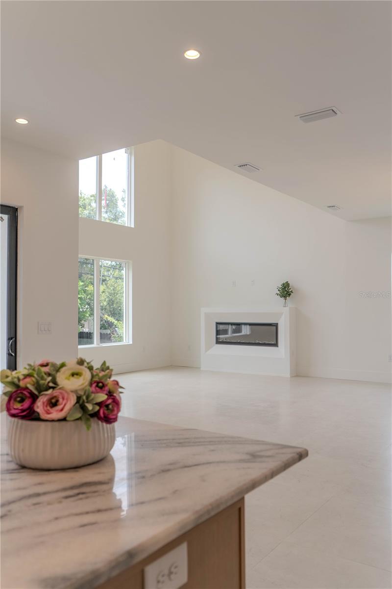 4414 W LAWN AVE, TAMPA, FL, 33611