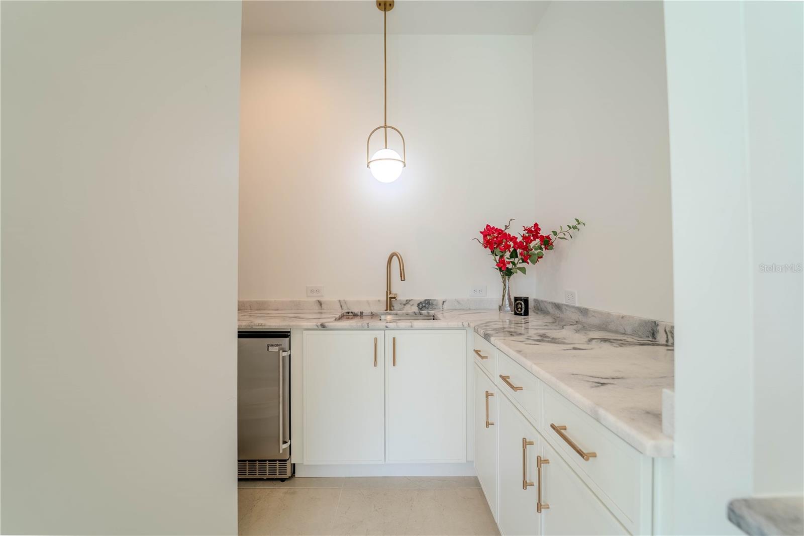 4414 W LAWN AVE, TAMPA, FL, 33611