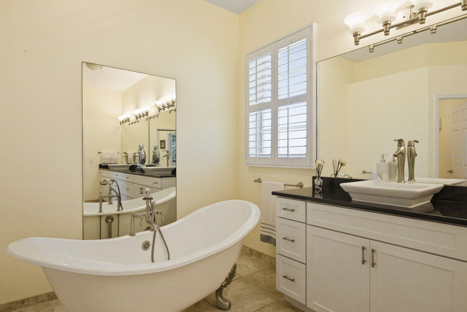 3343 CRESCENT OAKS BLVD, TARPON SPRINGS, FL, 34688